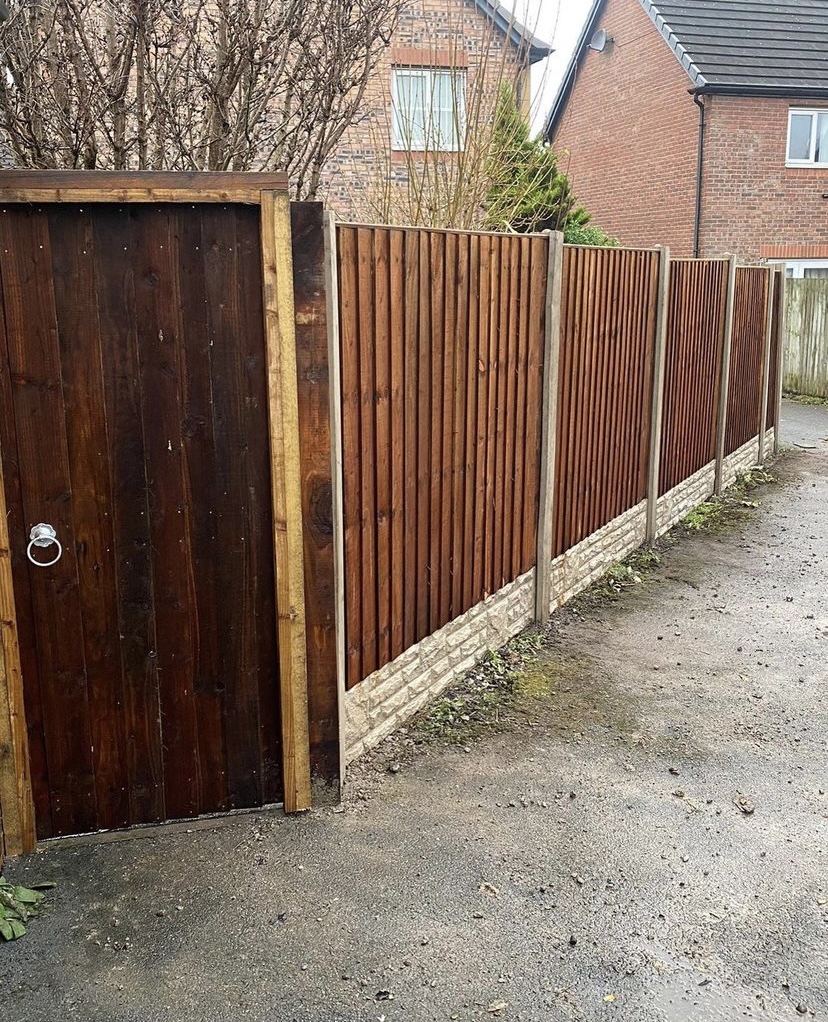 Fence panels Kirkby No1 for price and quality Kirkby Fencing